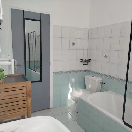 Au Refuge De La Baie