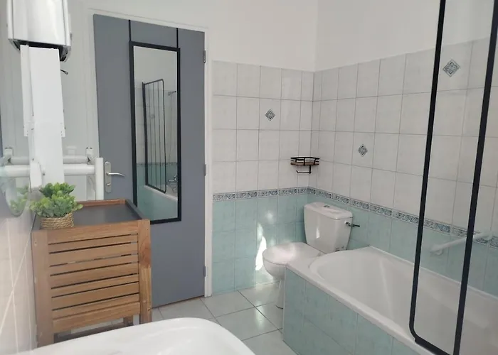 Au Refuge De La Baie